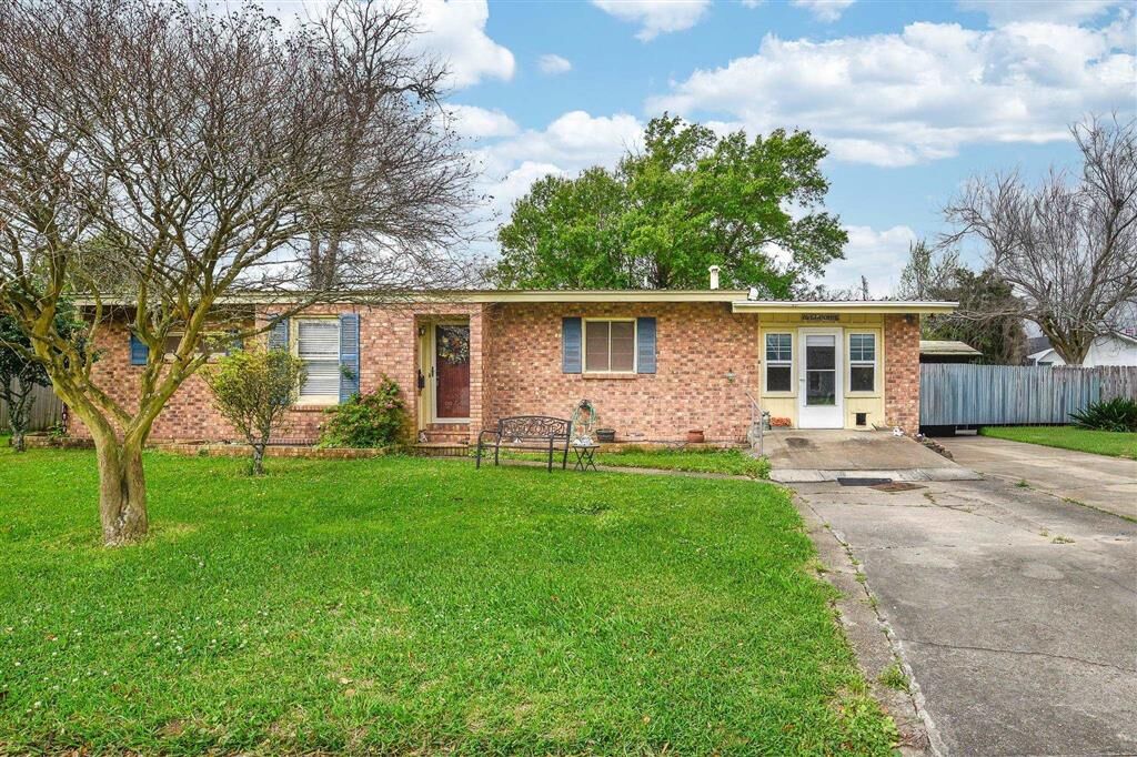 Property Photo: 3412 Creole Street LA 70605
