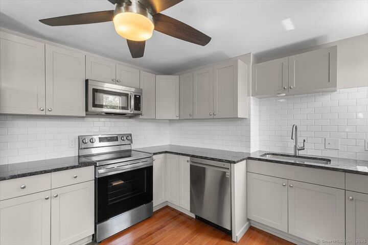 Property Photo:  502 Chapel Street 4  CT 06511 