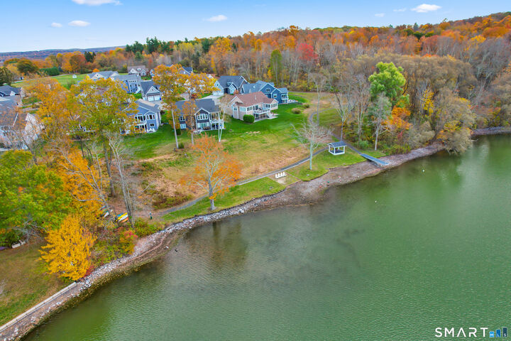 Property Photo: 20 Lakeview Estates 20 CT 06455