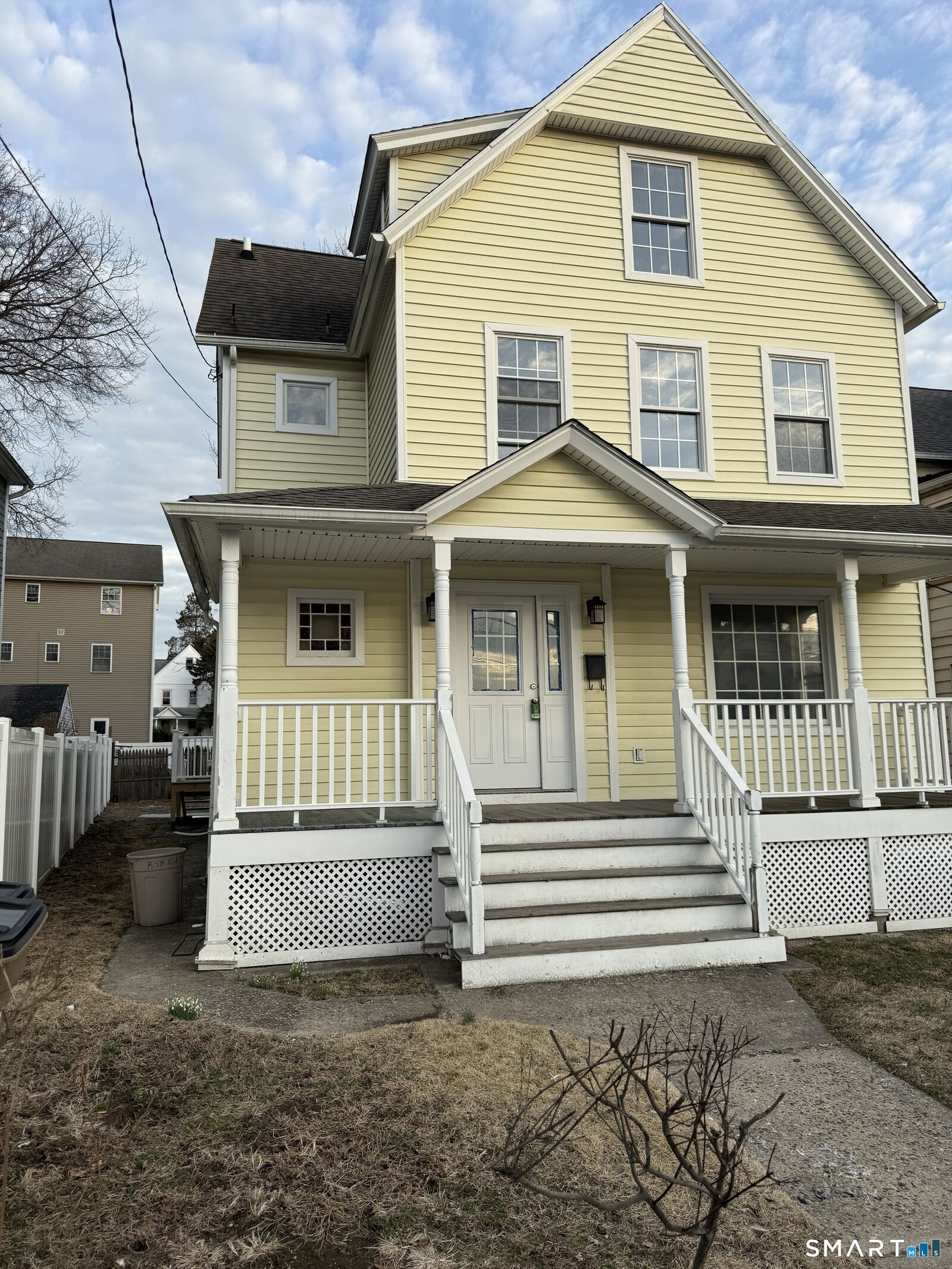 Property Photo:  104 Maple Avenue  CT 06902 