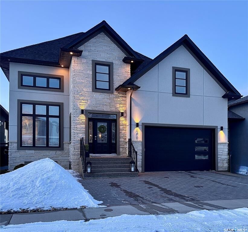 Photo de la propriété:  210 Mahabir Court  SK S7W 0J5 