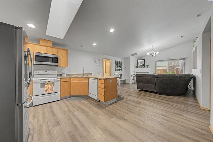 Property Photo: 8007 Langara Dr WA 99301