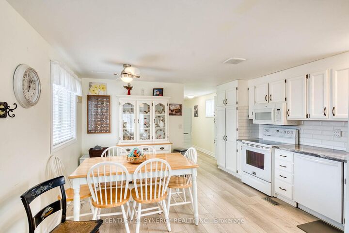 Property Photo:  204 Hillview Road  ON K7H 3C8 