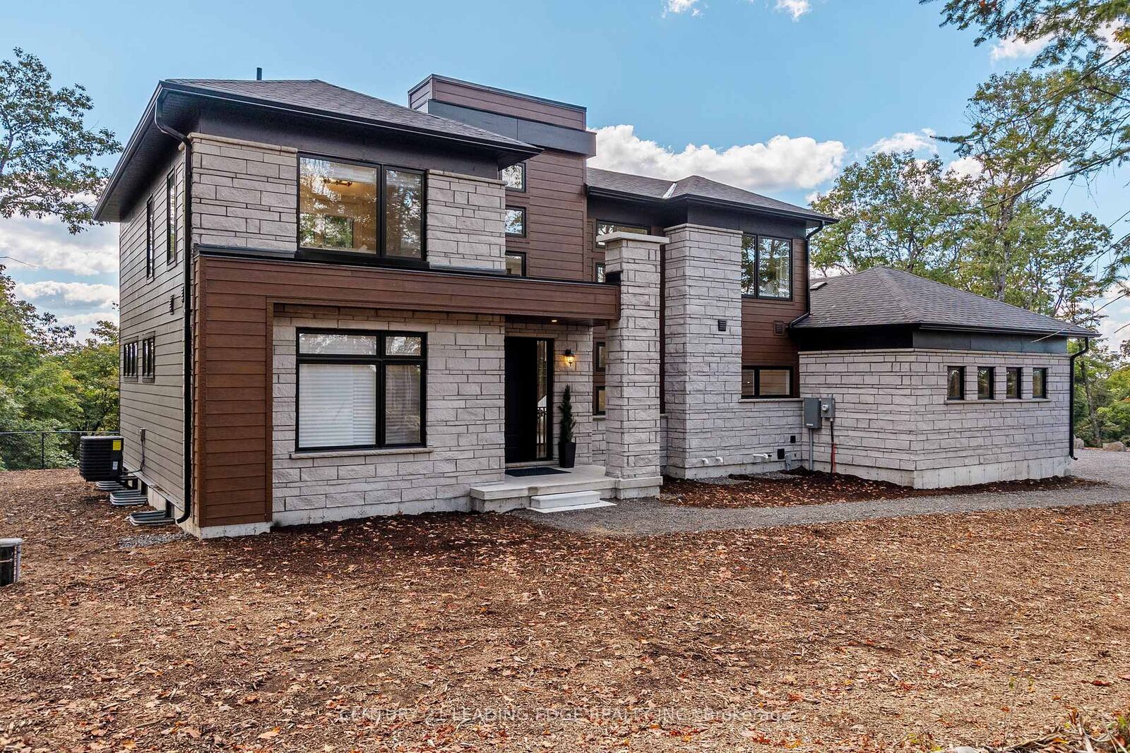 Photo de la propriété:  1023 Kingsridge Court  ON P1H 0K1 