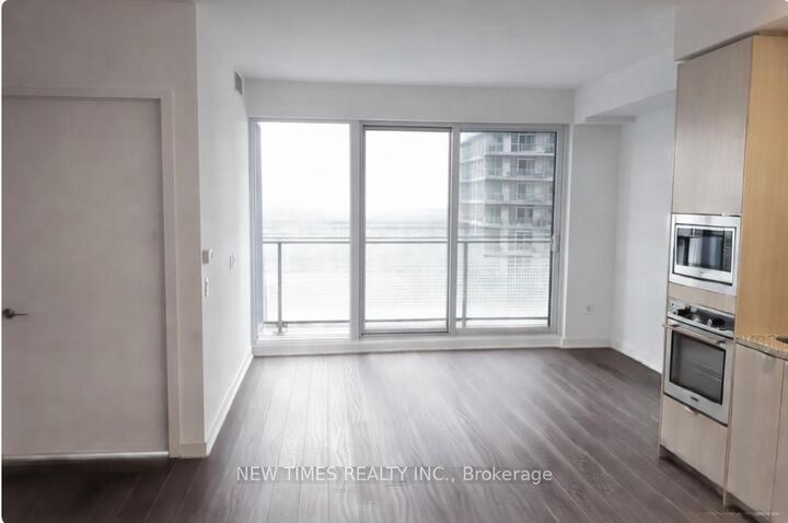 Property Photo:  115 Blue Jays Way 3107  ON M5V 0N4 