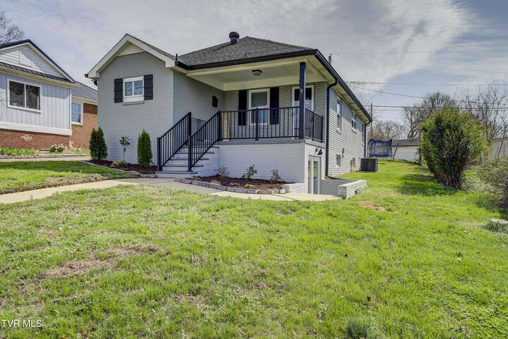 Property Photo: 809 Birch Street TN 37664