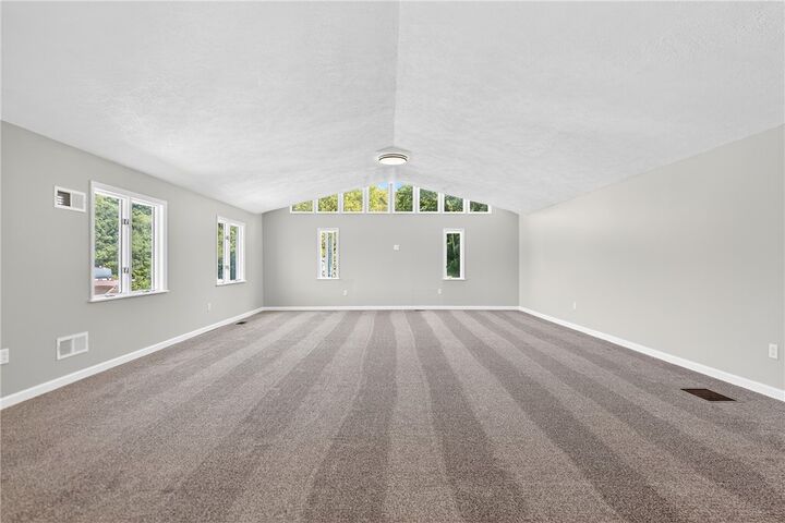 Property Photo:  221 Matteo St  PA 15417 