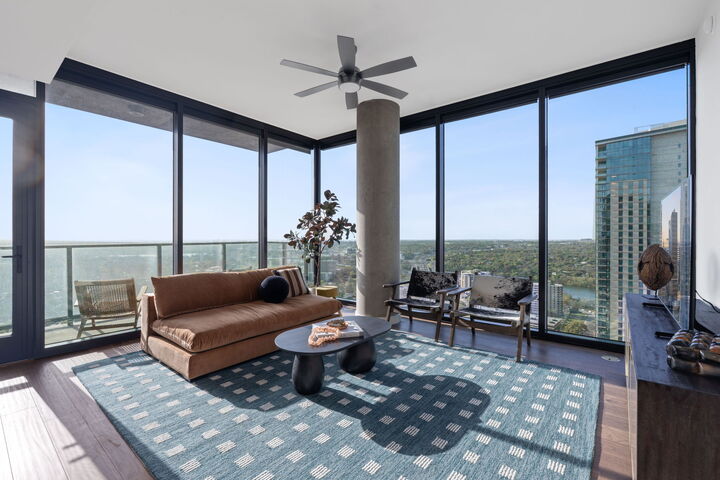 Property Photo:  84 East Avenue 3906  TX 78701 