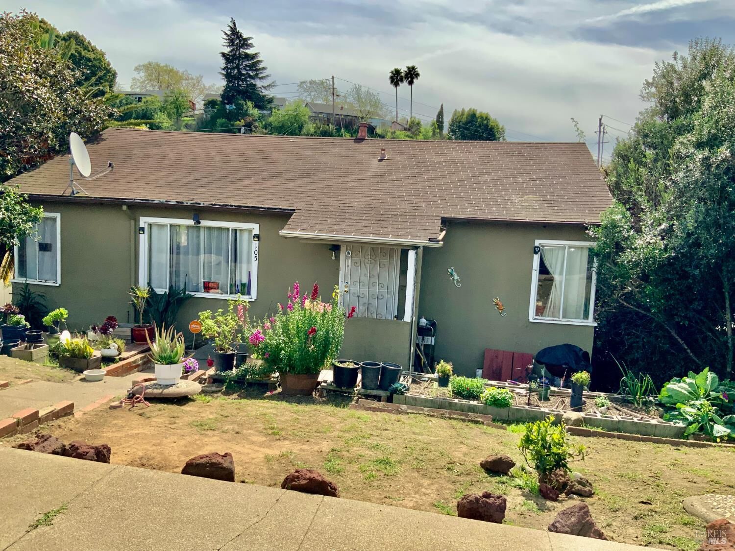 Property Photo: 105 Laguna Street CA 94591