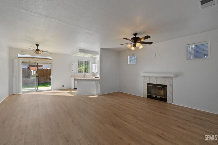 Property Photo:  10821 Tivoli Court  CA 93311 