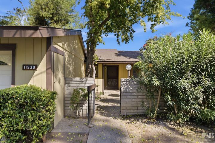 Property Photo:  11930 Laver Court  CA 93306 