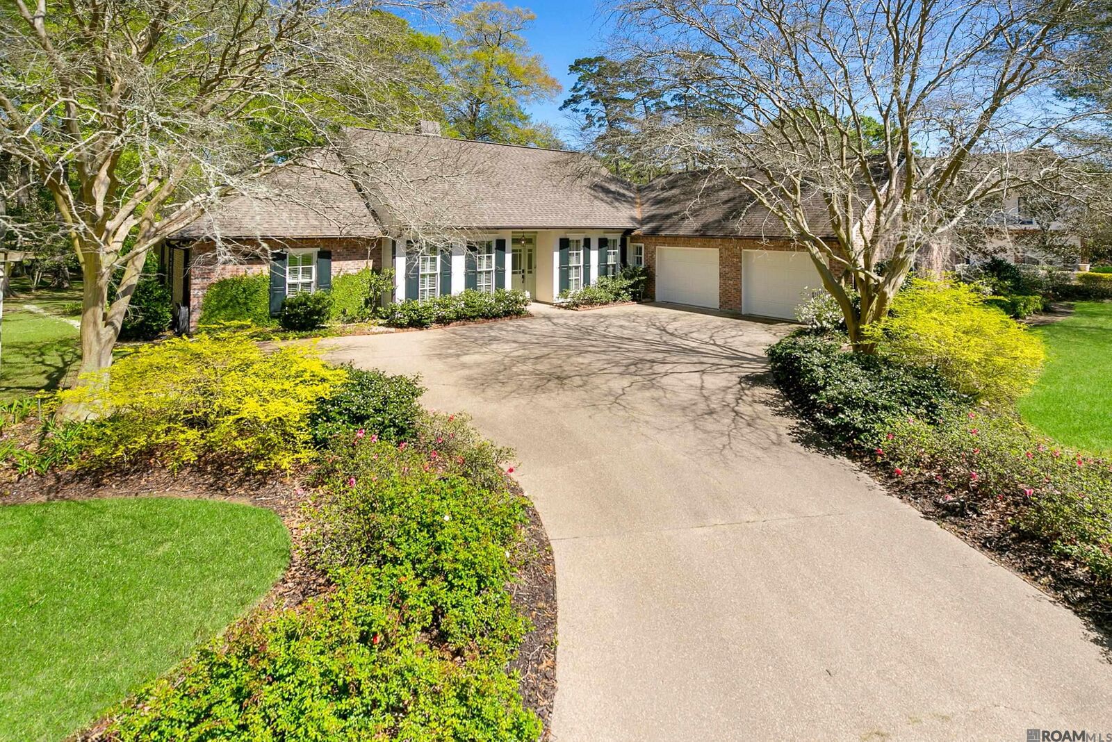 Property Photo:  5845 S Shore Dr  LA 70817 