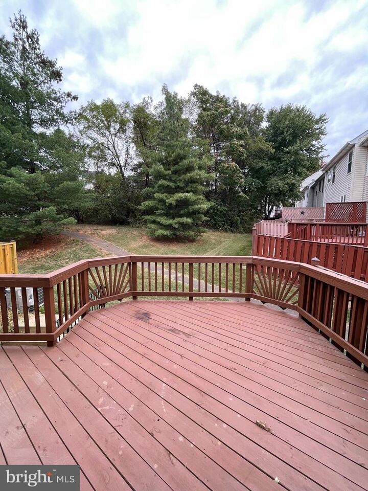 Property Photo:  5142 Ballycastle Circle  VA 22315 