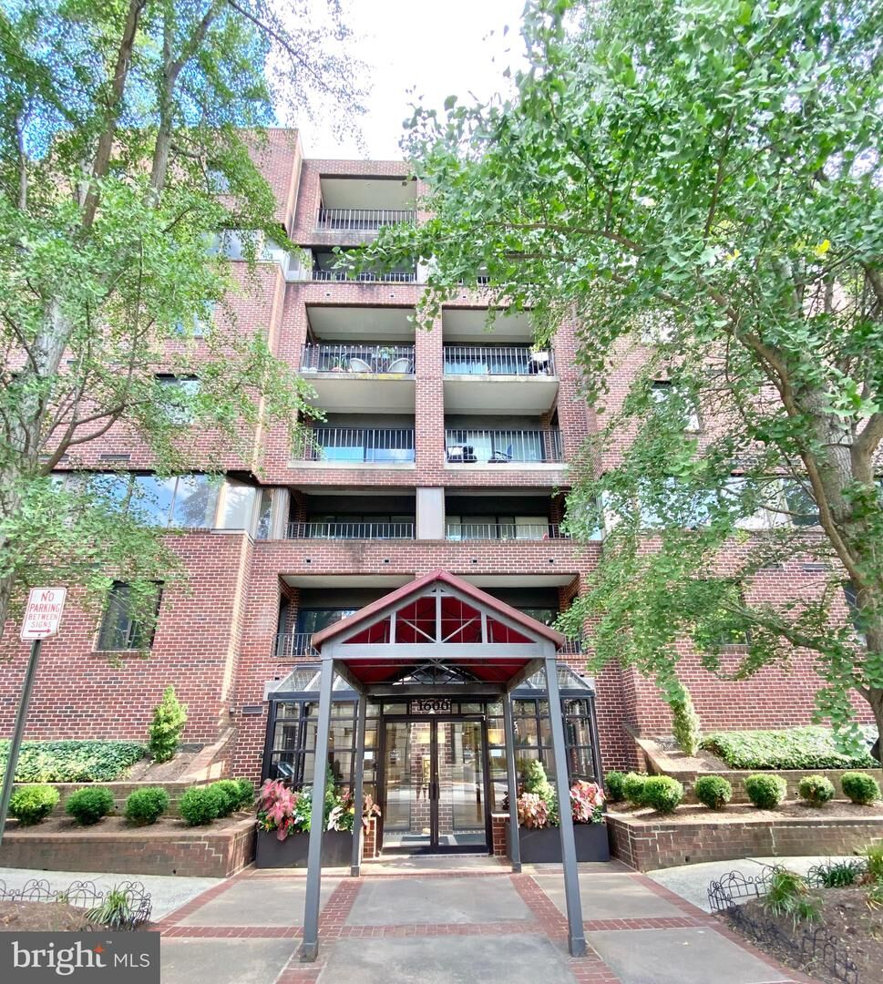 Property Photo:  1600 Prince Street 408  VA 22314 