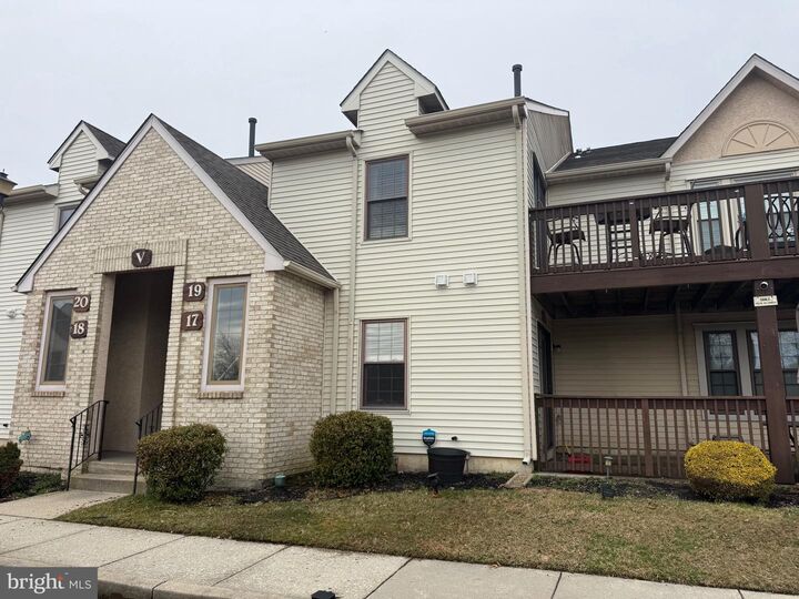 Property Photo: 17 Harrogate Court NJ 08080