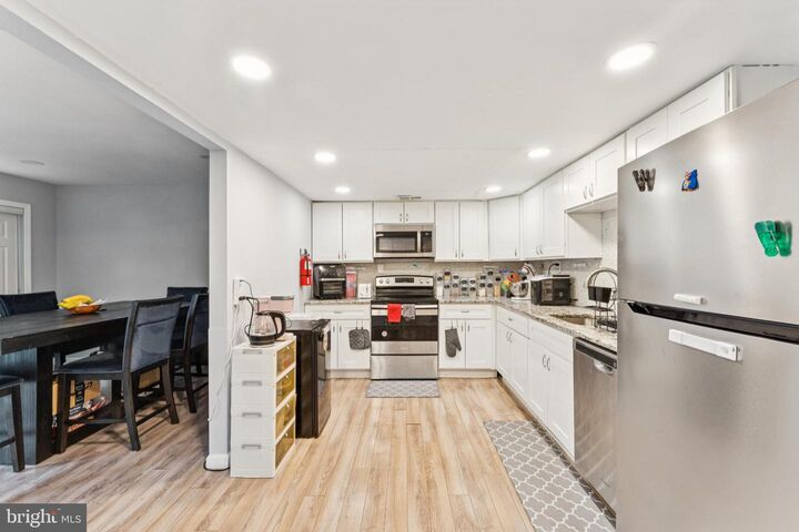 Property Photo:  22 Milstone Court  NJ 08081 