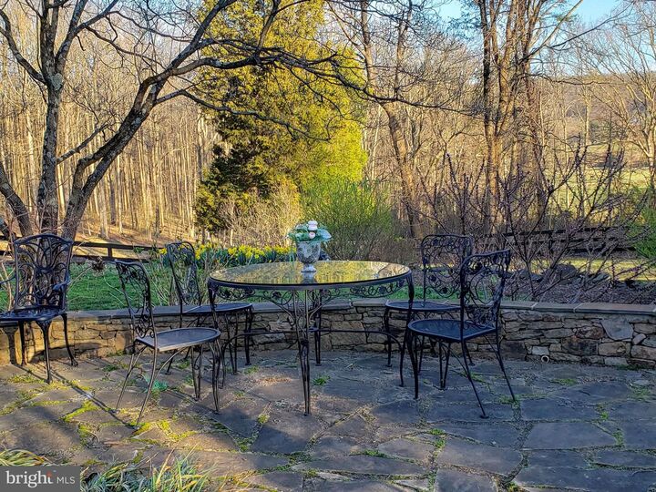 Property Photo:  5556 Merry Oaks Road  VA 20198 