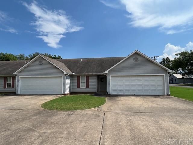 Property Photo: 106 Leggett Street AR 72401