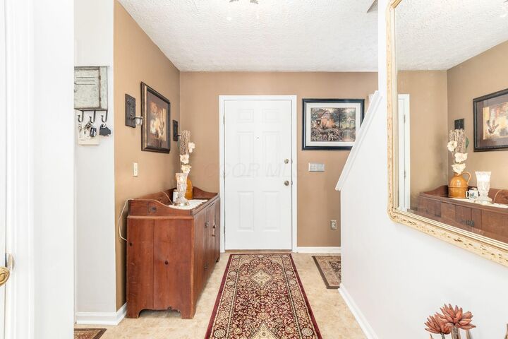 Property Photo:  6049 Woodsboro Drive  OH 43228 