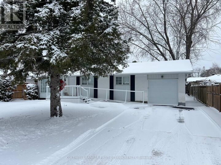 Property Photo:  16 Sycamore Drive  ON K2H 6H6 