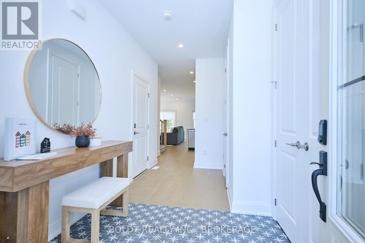 Property Photo: 552 Mississauga Avenue ON L2A 0G8