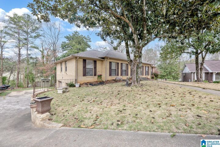 Property Photo: 608 NW 18th Avenue AL 35215
