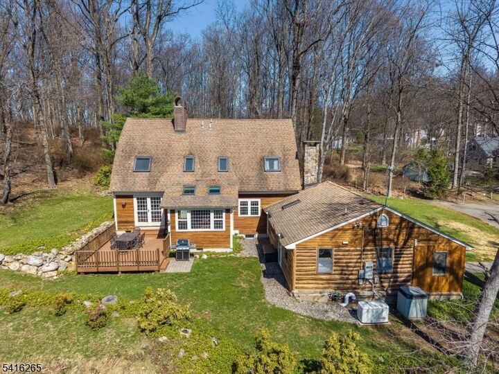 Property Photo: 2 Driftway Dr NJ 08829