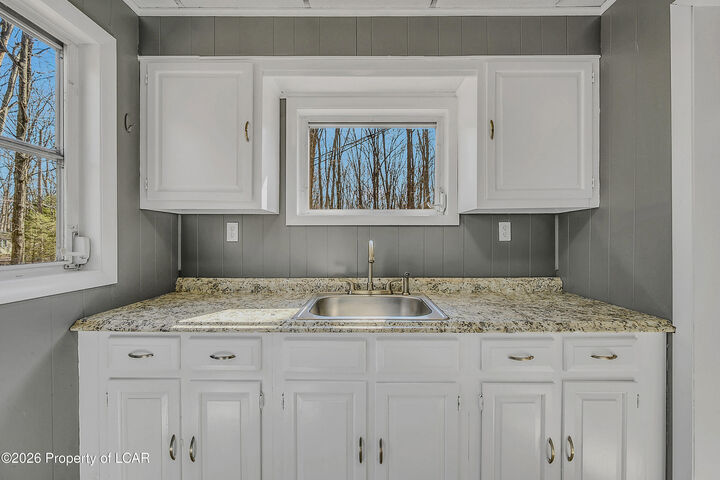 Property Photo: 2208 Linden Lane PA 18302