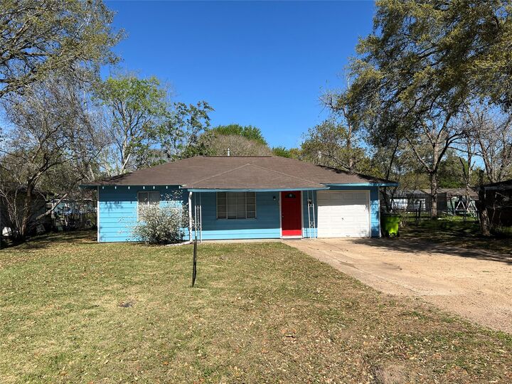 Property Photo: 1606 Klauke Street TX 77471