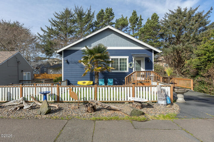 Property Photo: 3087 SW Beach Avenue OR 97367