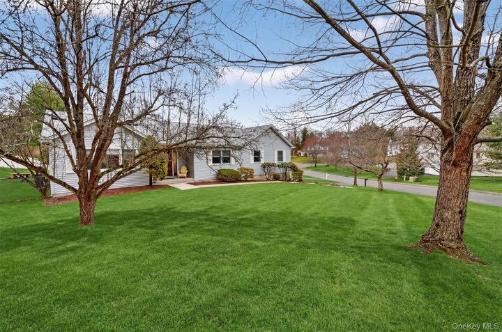 Property Photo:  10 Sloane Court  NY 10980 