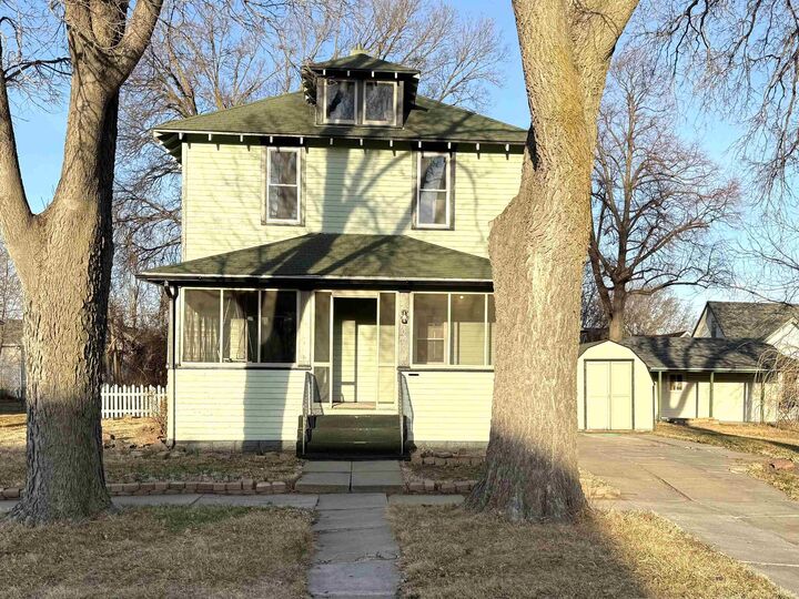 Property Photo: 108 S Sycamore NE 69101