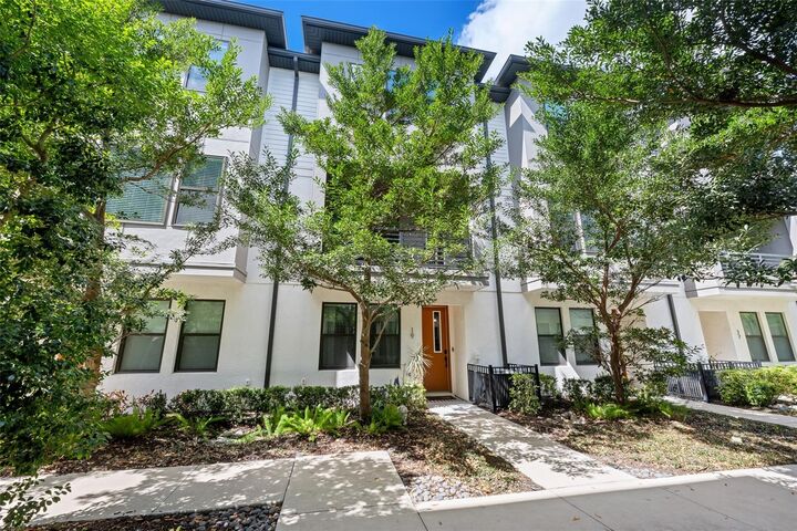 Property Photo:  2511 N Grady Avenue 19  FL 33607 