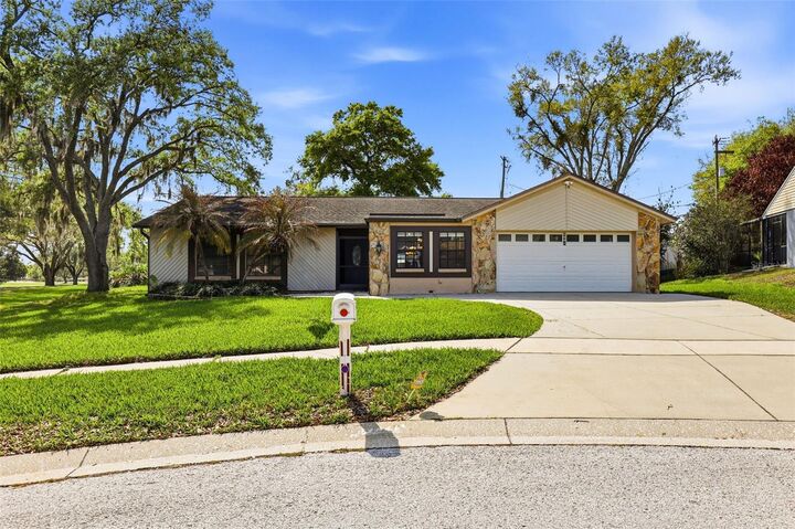 Property Photo:  2441 Bucknell Drive  FL 33596 