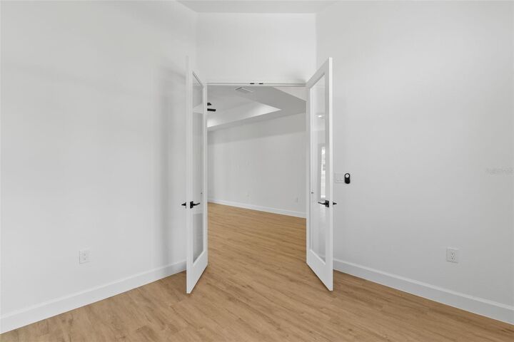 Property Photo: 1420 Nucelli Road FL 34288