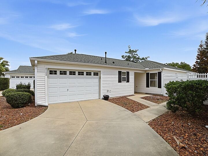 Property Photo: 8108 SE 169th Tweedside Loop FL 32162