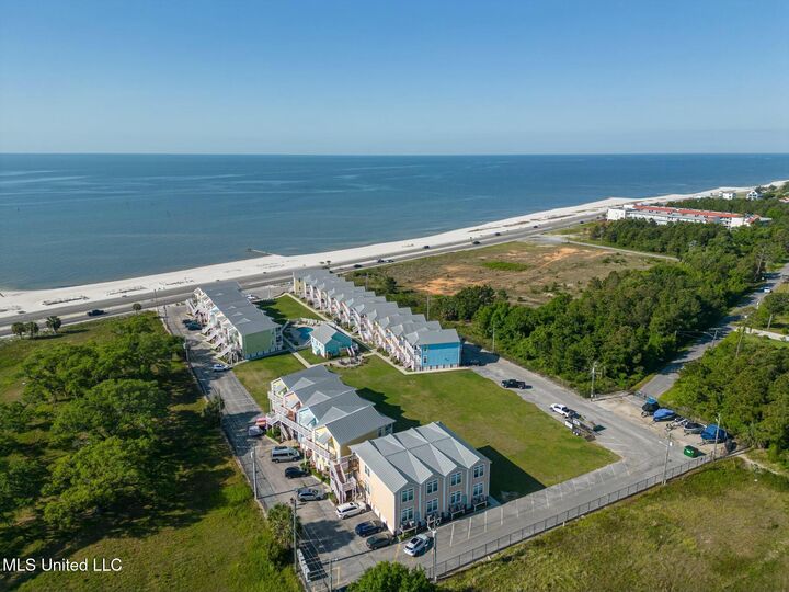 Property Photo:  1515 E Beach Boulevard  MS 39571 