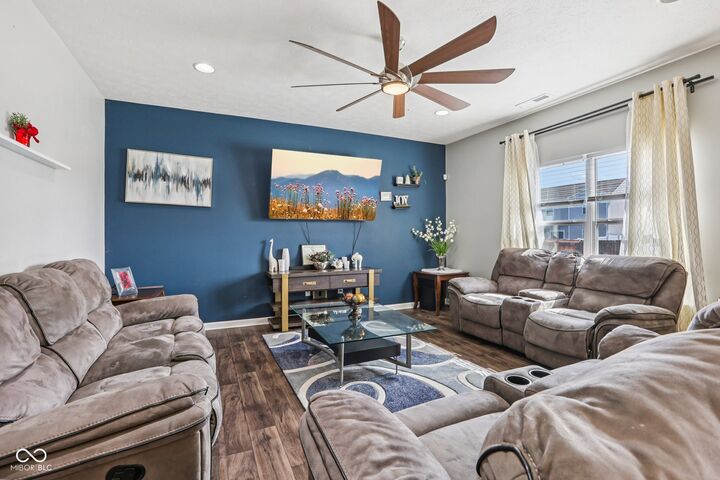 Property Photo:  6673 Laurelwood Drive  IN 46064 