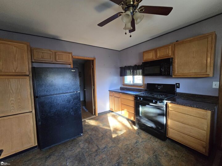 Property Photo:  402 W Perry Street  MI 48429 