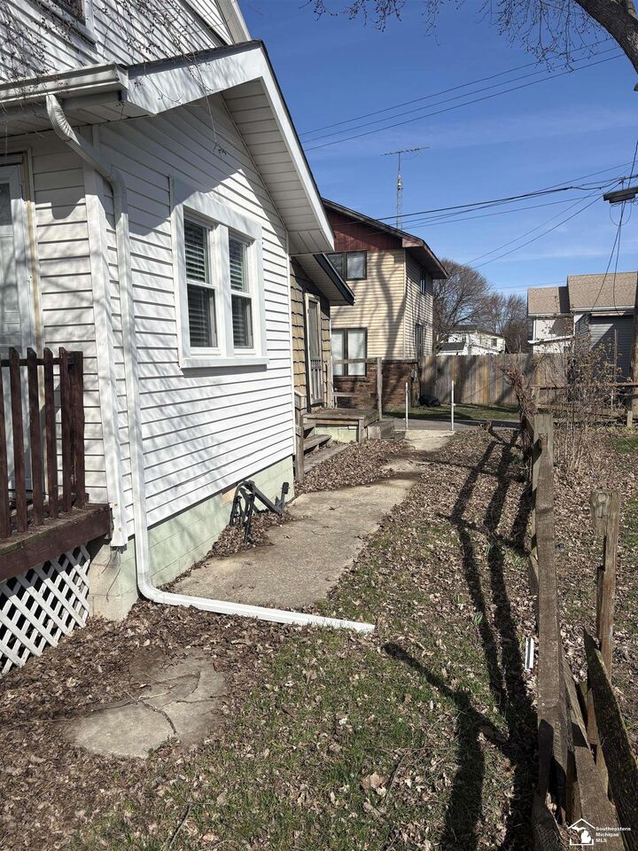 Property Photo:  4341 S 8th Street  MI 48157 