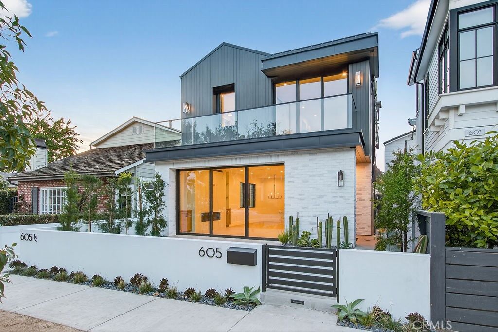 Property Photo: 605 Carnation Ave CA 92526