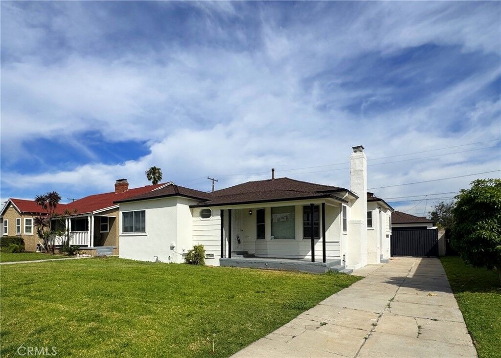 Property Photo:  8712 S 11th Avenue  CA 90305 