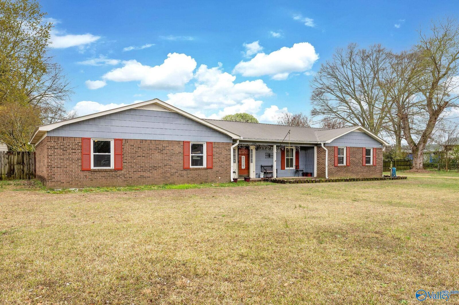 Property Photo:  520 Kimberly Drive  AL 35950 
