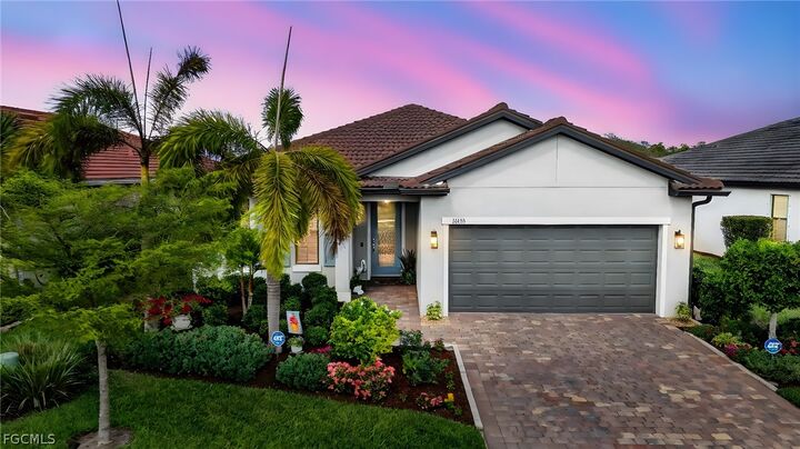 Property Photo:  16133 Palmetto Prairie Drive  FL 33920 