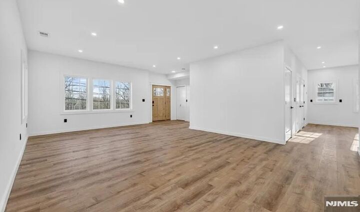 Property Photo:  16 Valley View Drive  NJ 07866 