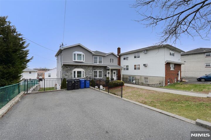 Property Photo:  174 Burns Avenue 2  NJ 07644 