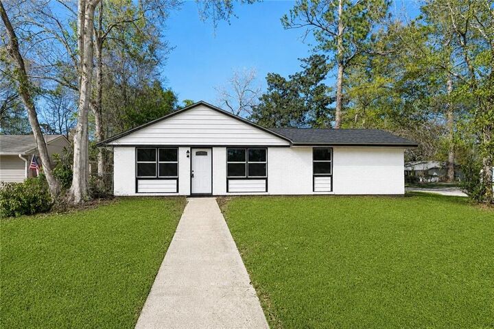 Property Photo: 236 Martin Lane LA 70458