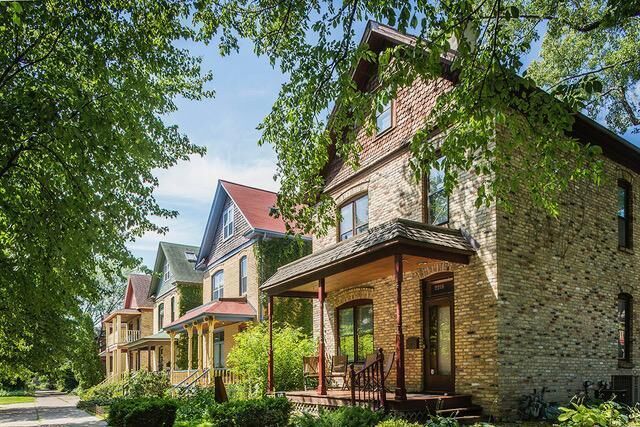 Property Photo:  2300 Milwaukee Avenue  MN 55404 