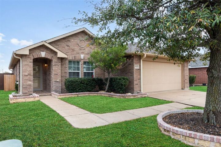 Property Photo:  9016 Adler Trail  TX 76179 