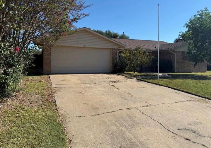 Property Photo: 124 Juanita Avenue TX 75169